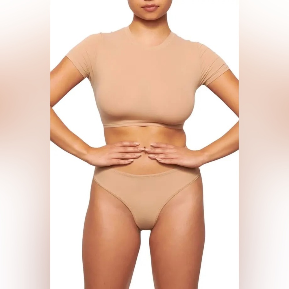 SKIMS Fits Everybody Picot Cropped T-Shirt Plus Size Colour Clay Size 2X